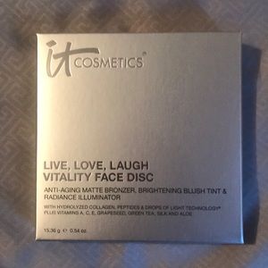 It cosmetics live love laugh vitality face disc